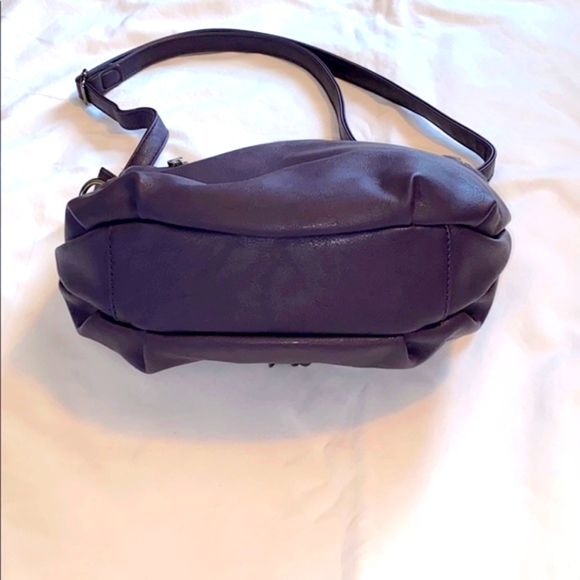 NWOT, flora & co shoulder bag, - Picture 5 of 8
